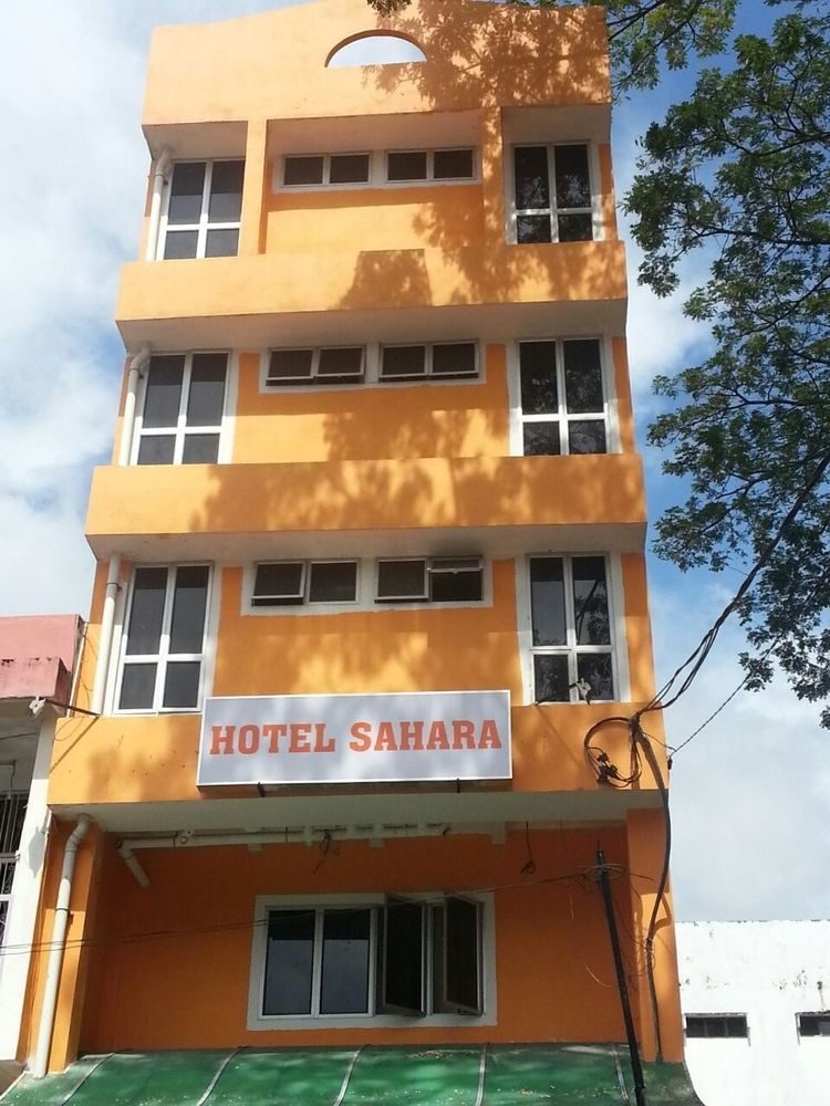 Oyo 89584 Hotel Sahara Kuala Kubu Bharu Extérieur photo