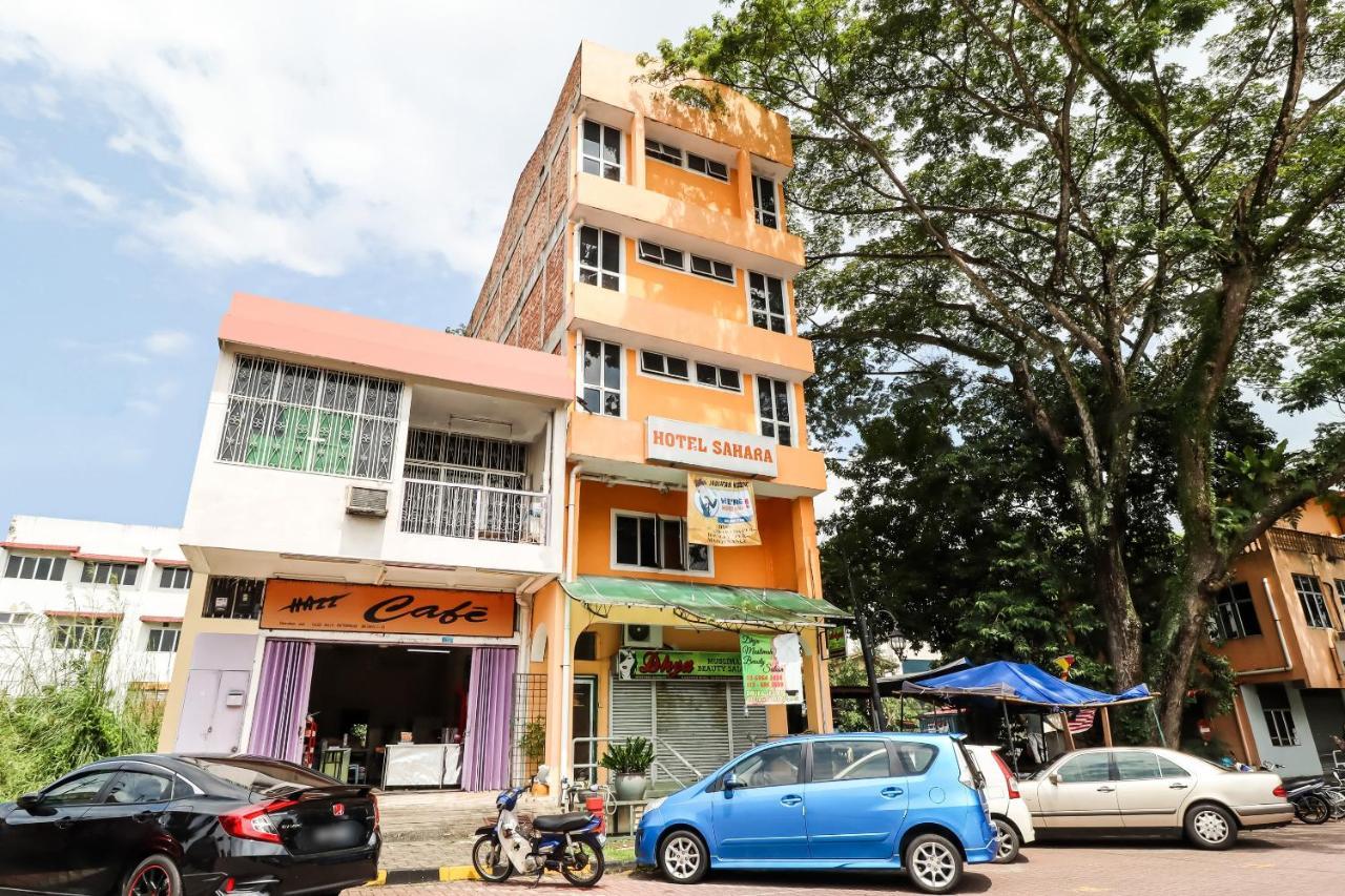Oyo 89584 Hotel Sahara Kuala Kubu Bharu Extérieur photo