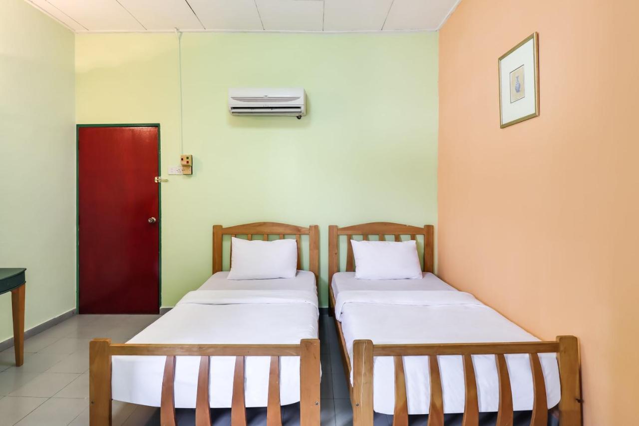 Oyo 89584 Hotel Sahara Kuala Kubu Bharu Extérieur photo