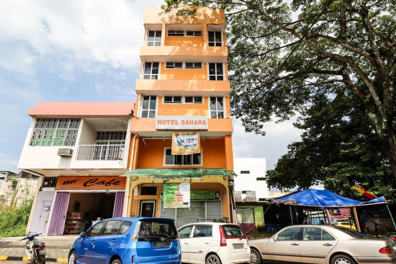 Oyo 89584 Hotel Sahara Kuala Kubu Bharu Extérieur photo
