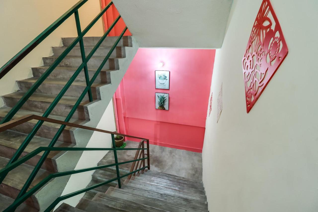 Oyo 89584 Hotel Sahara Kuala Kubu Bharu Extérieur photo
