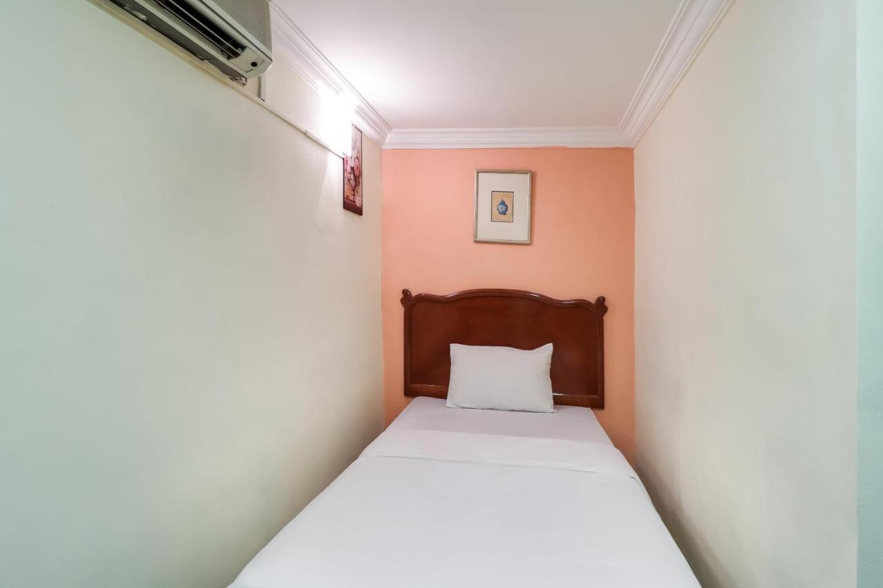 Oyo 89584 Hotel Sahara Kuala Kubu Bharu Extérieur photo