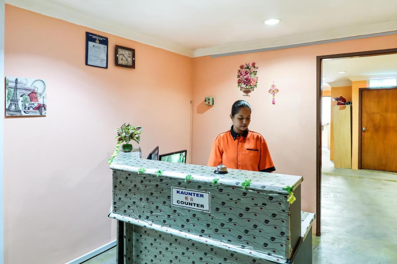 Oyo 89584 Hotel Sahara Kuala Kubu Bharu Extérieur photo