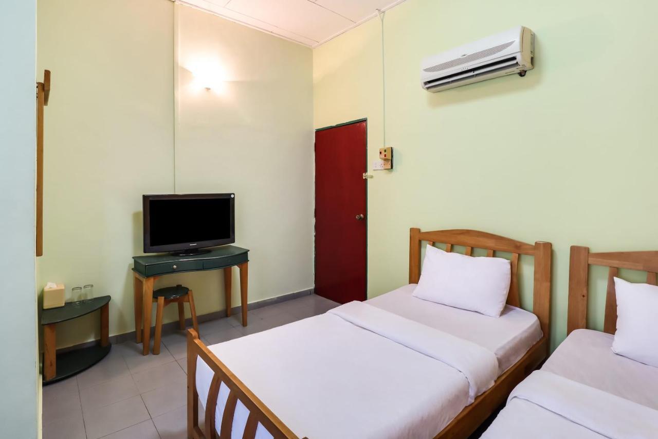 Oyo 89584 Hotel Sahara Kuala Kubu Bharu Extérieur photo
