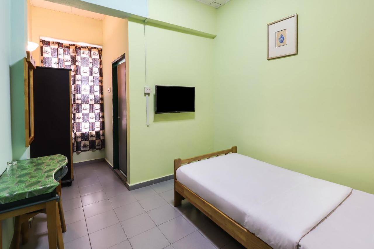 Oyo 89584 Hotel Sahara Kuala Kubu Bharu Extérieur photo